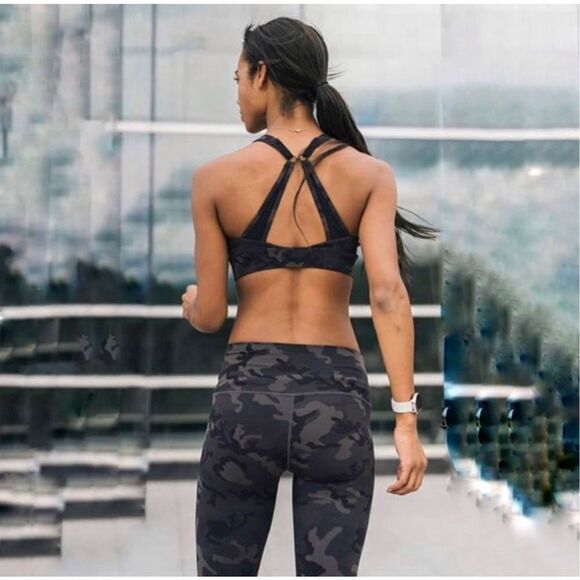 Zyia Active - Forest Camo V Neck Adjustable Mesh Sports Bra - Size M - Picture 5 of 9